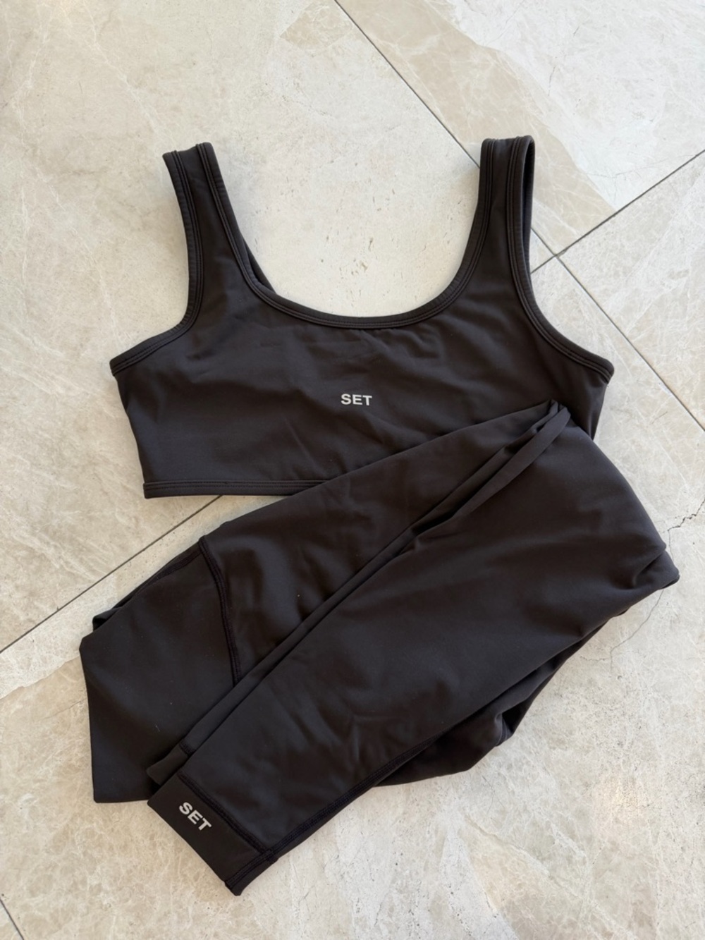 Set active espresso airluxe Women's Scoop Neck Sports Bra - medium - Picture 2 of 7